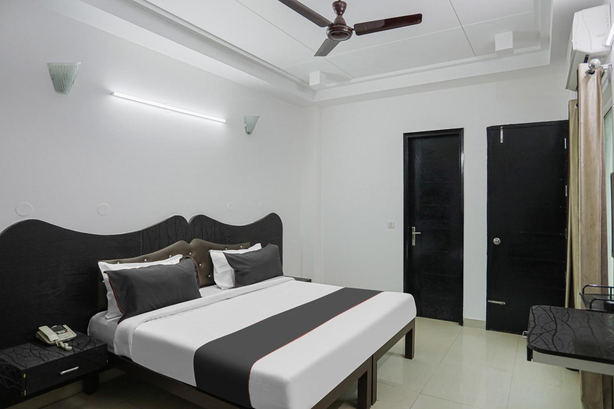 Hotel O Kanishk Inn Gurgaon Exterior photo